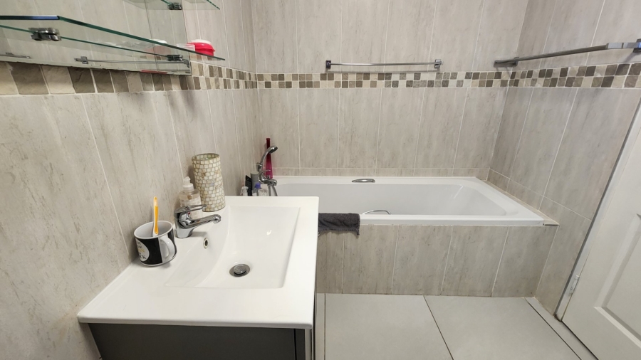 3 Bedroom Property for Sale in Seemeeu Park Western Cape